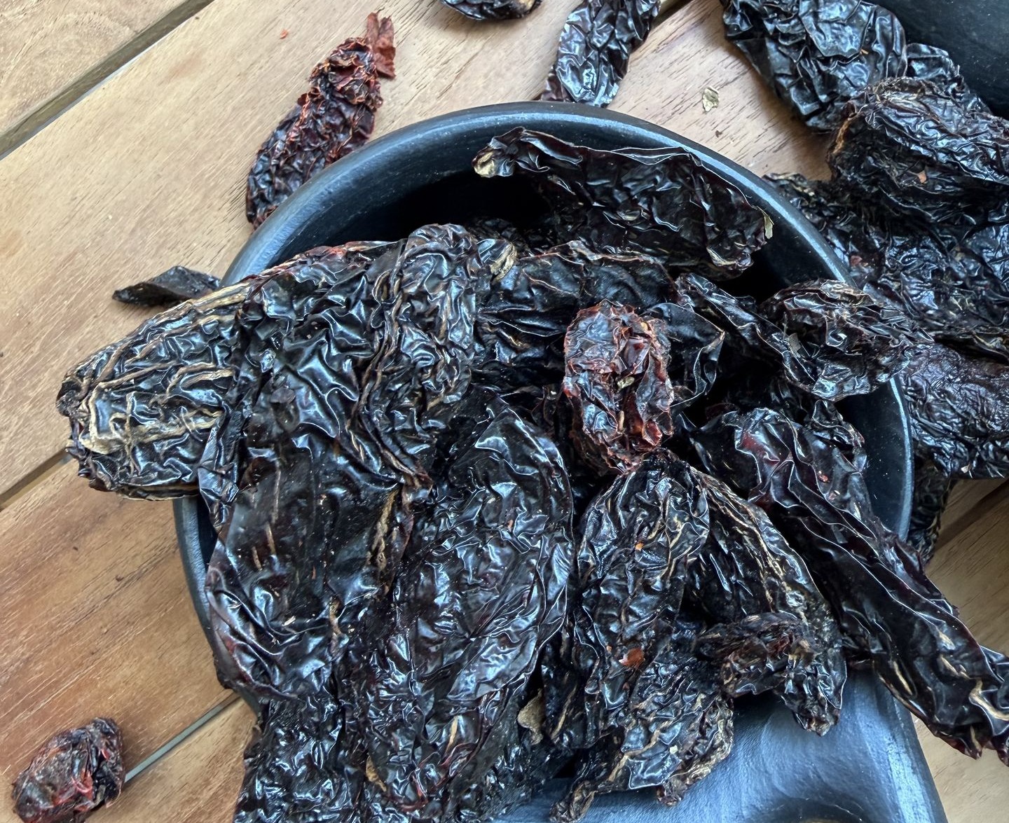 Chiles oscuros en volumen